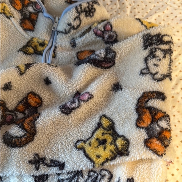 Winnie the Pooh fleece sweater - Picture 3 of 4